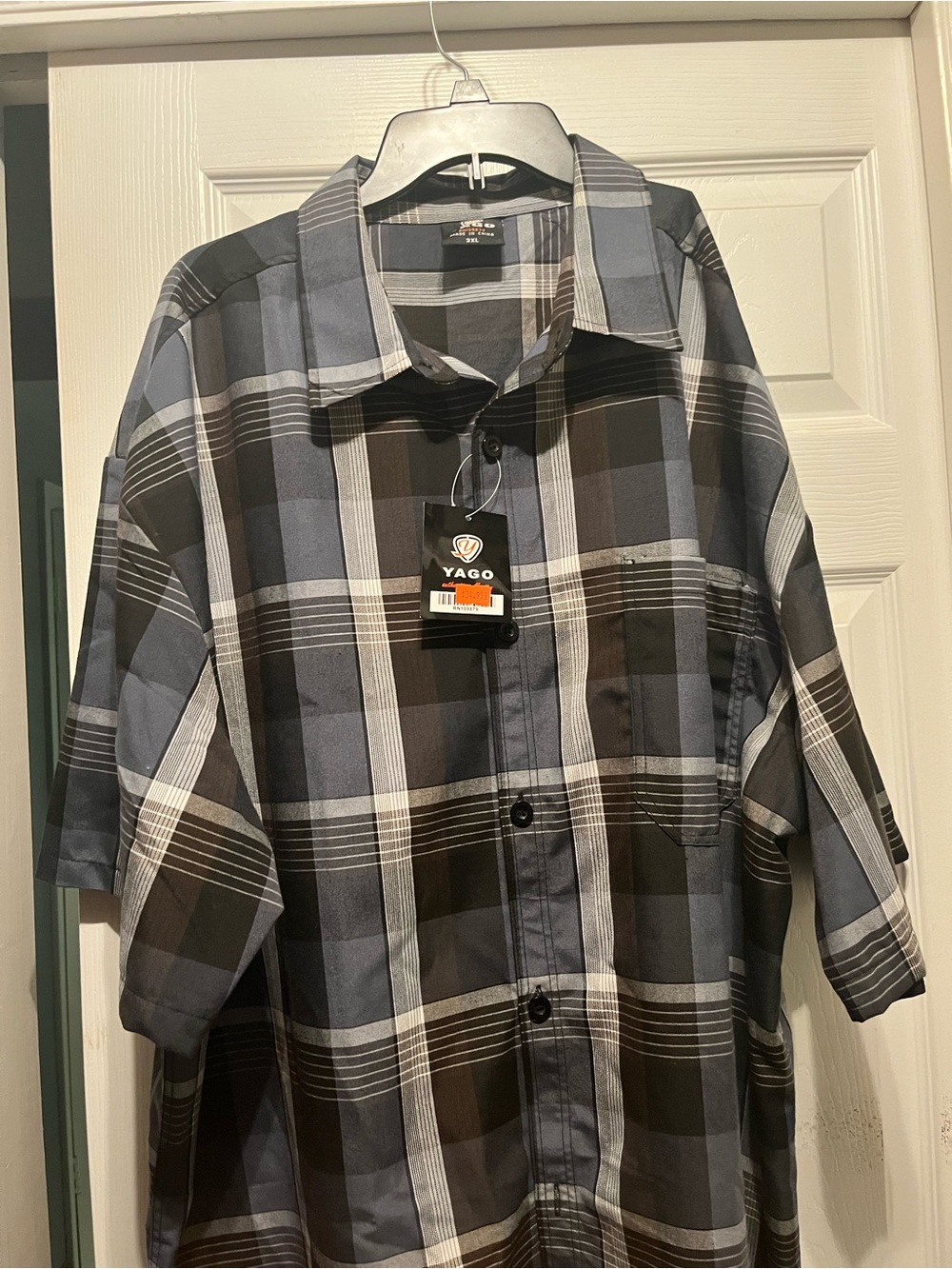 Yago Men's Short Sleeve Plaid Button-Down Shirt - Blue & Gray Good looking shirt
